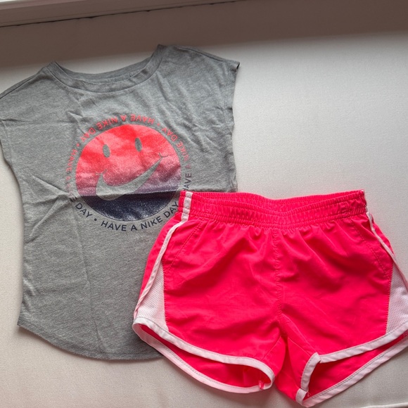 Nike girls 3T short sleeve shirt and shorts outfit - Picture 1 of 6